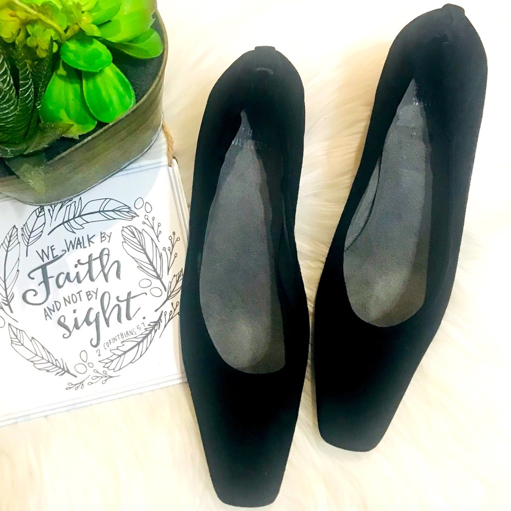 Stuart Weitzman Square Toe Suede Block Heels 7.5m - image 2